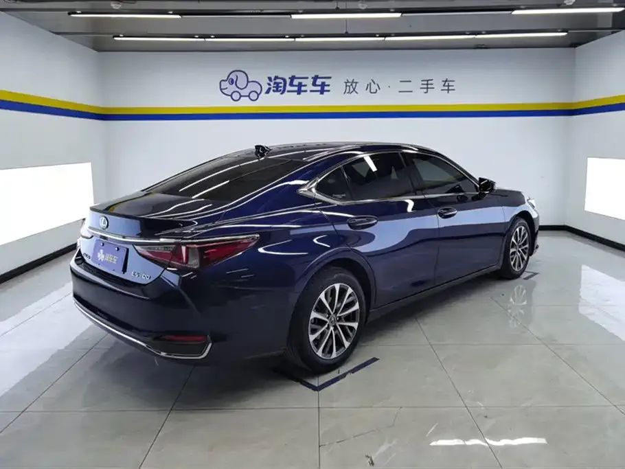 Lexus ES 2023 из CN, фото 2