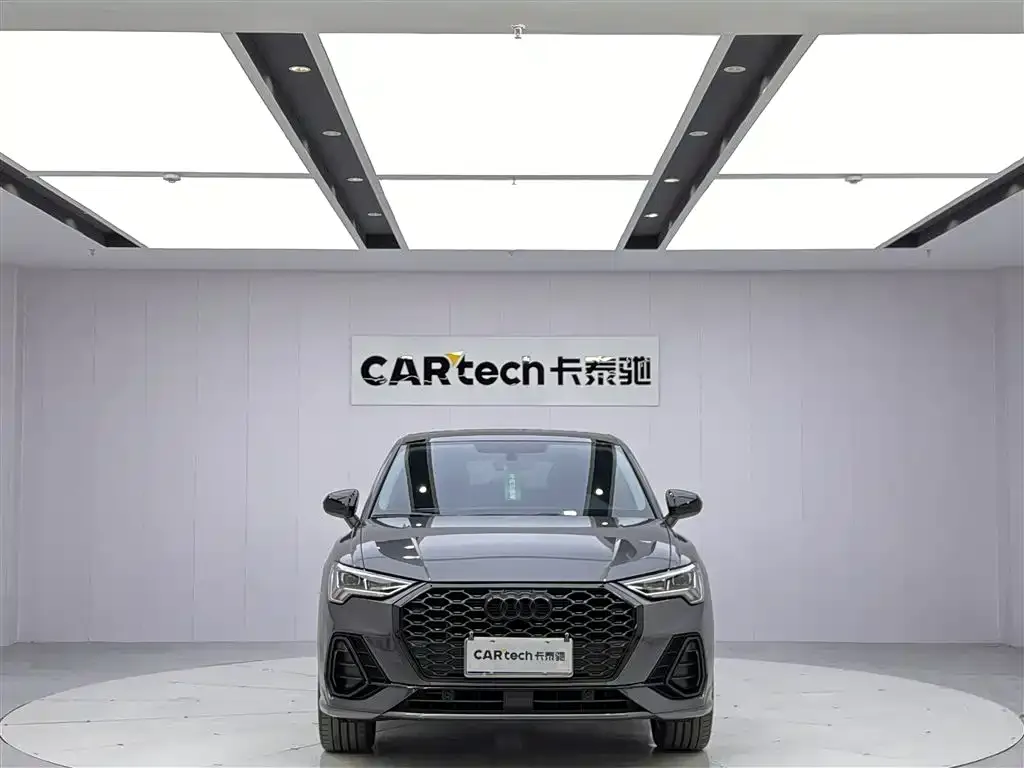 Audi Q3 Sportback 2023 из CN, фото 2