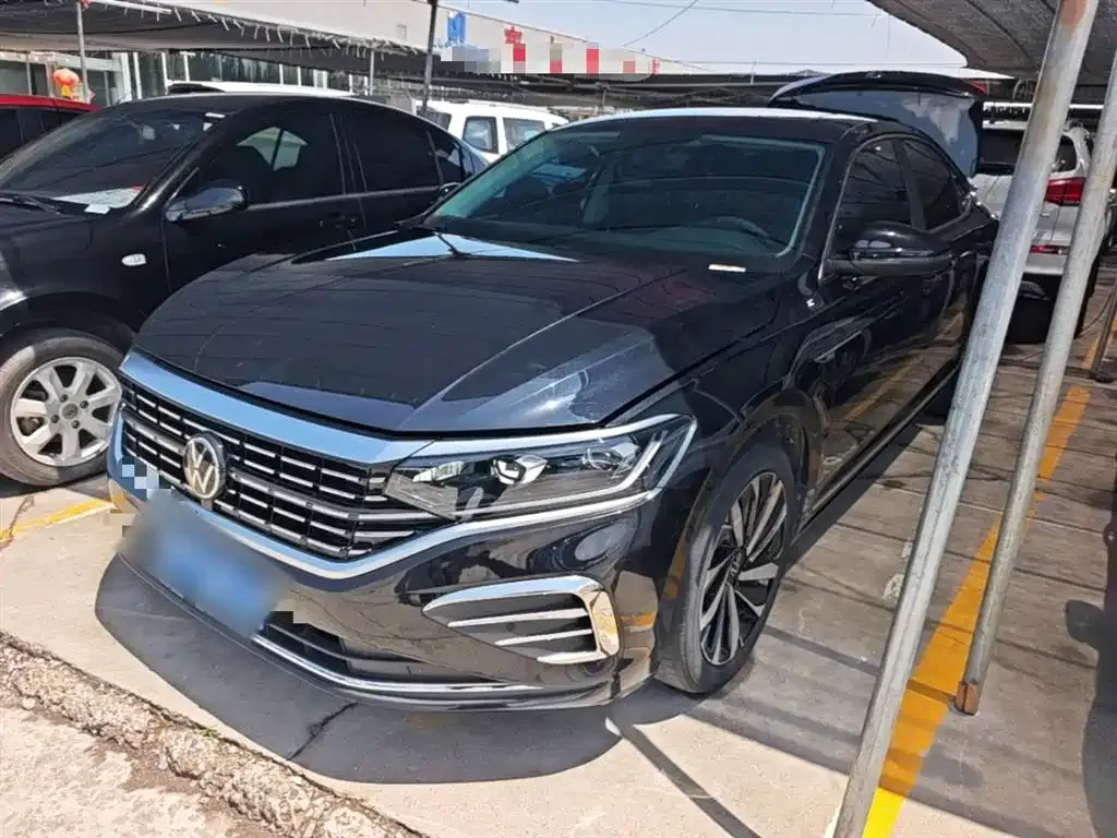 Volkswagen Passat — фото 1