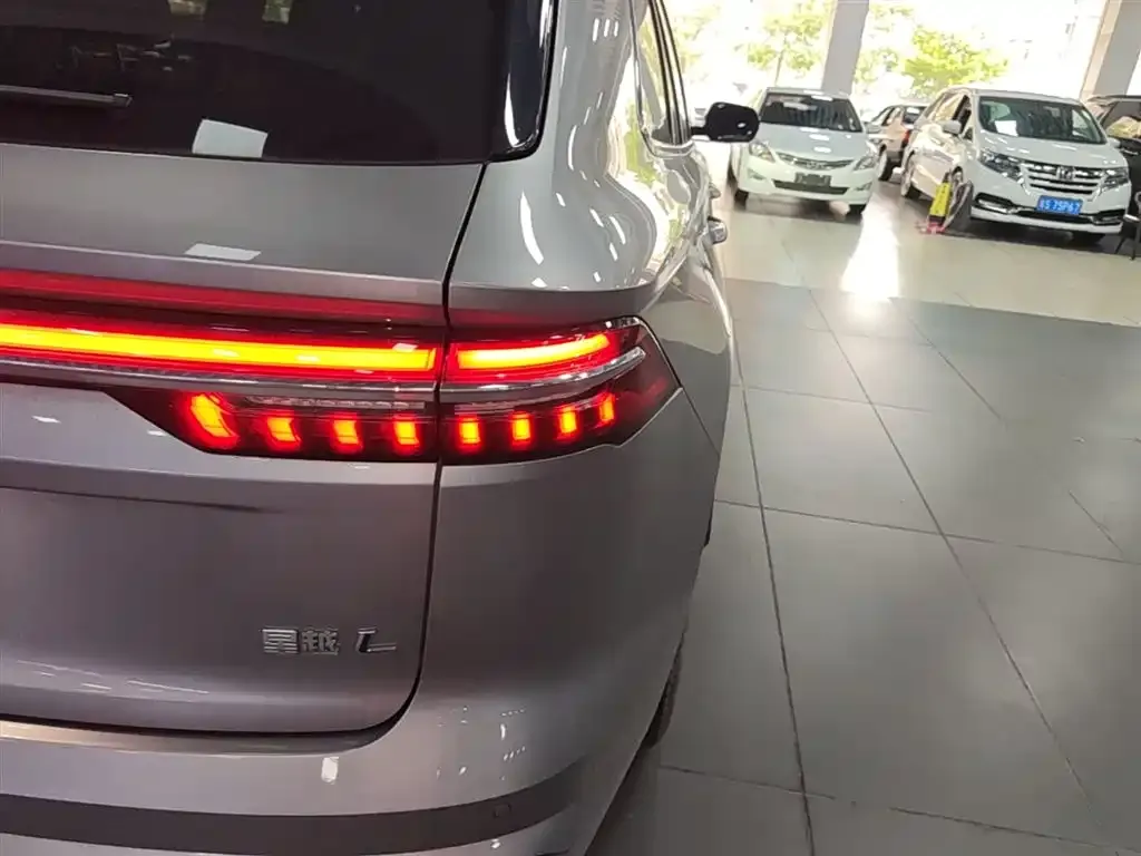 Geely Xingyue L — фото 3