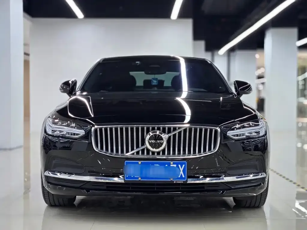 Volvo S90 2024 из CN, фото 1