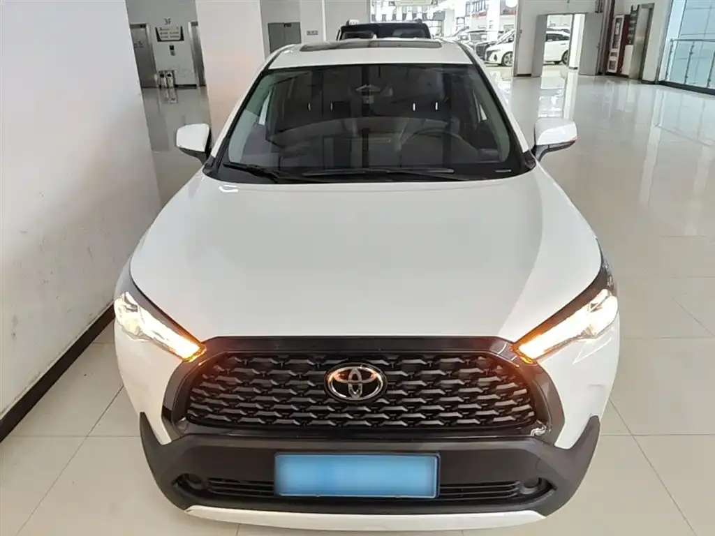 Toyota Corolla Cross 2023 из CN, фото 3