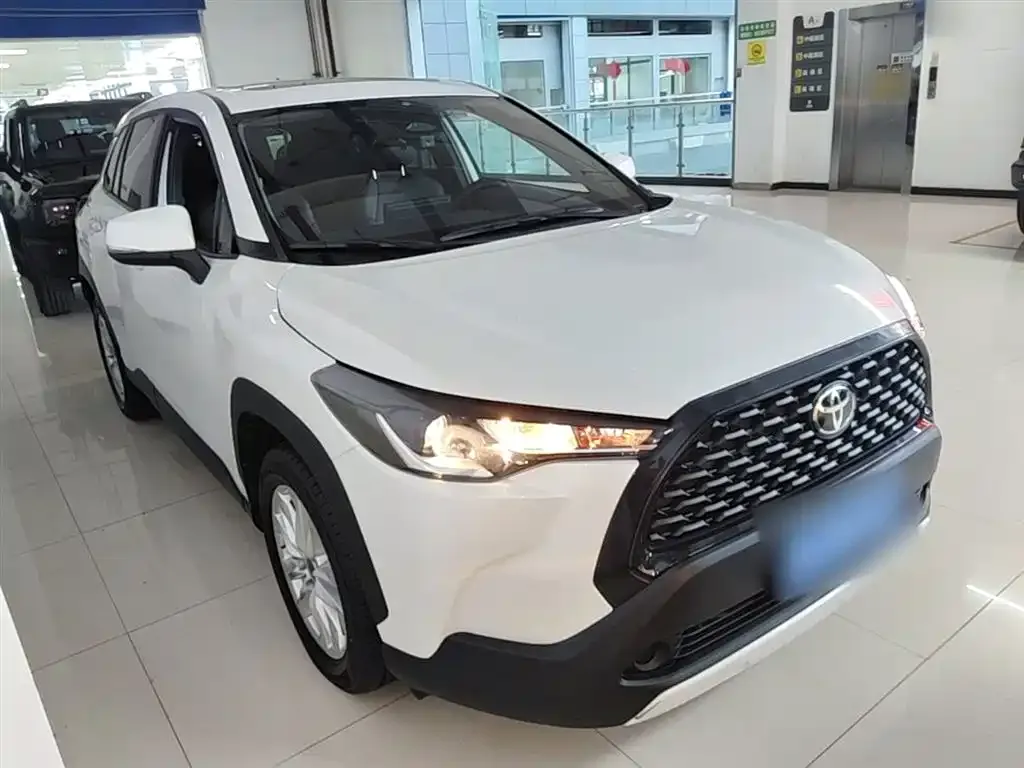 Toyota Corolla Cross 2023 из CN, фото 6