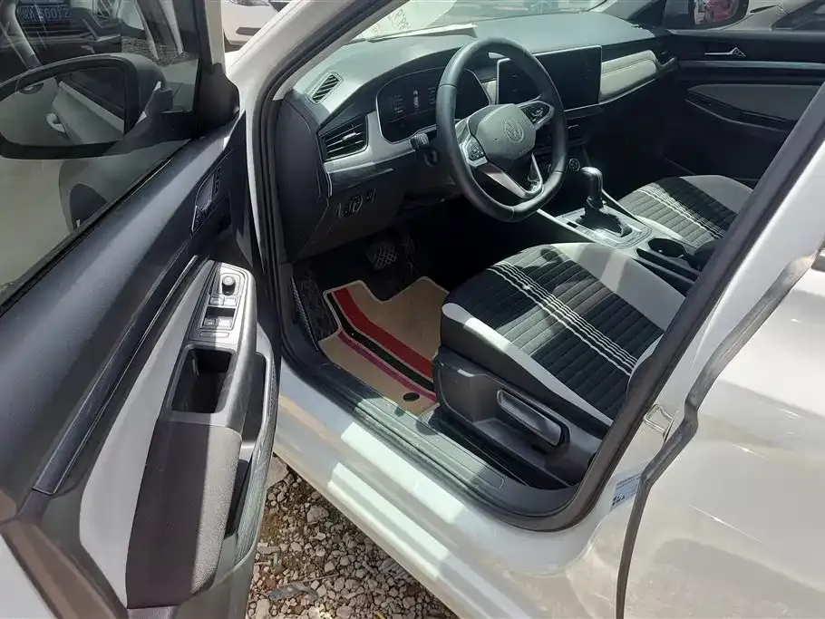 Volkswagen Bora 2022 из CN, фото 10