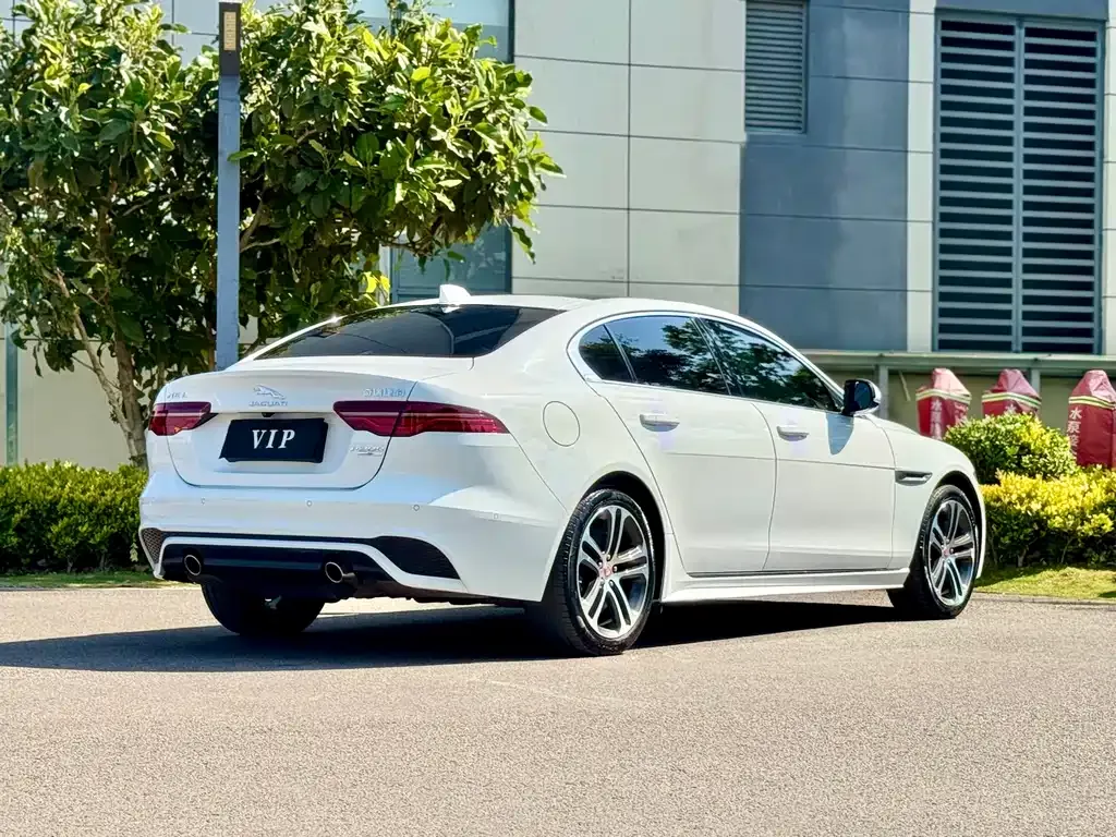 Jaguar XEL — фото 10