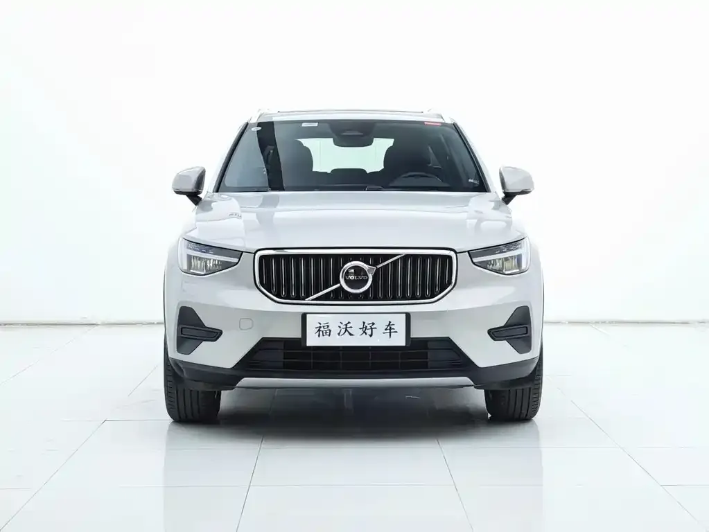 Volvo XC40 — фото 3
