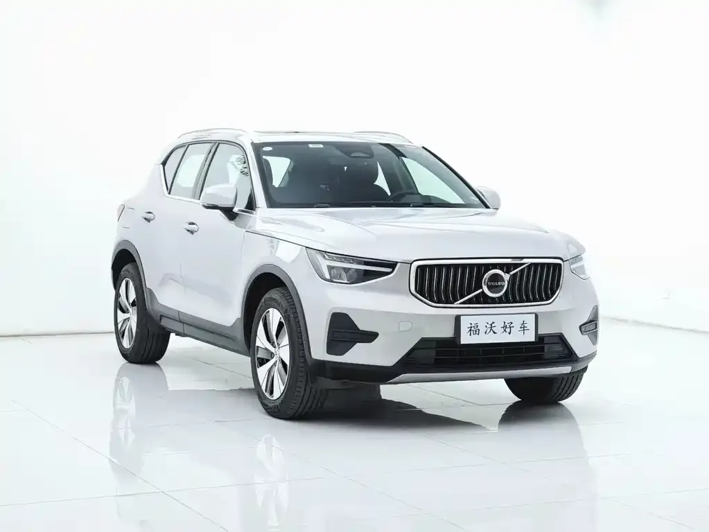 Volvo XC40 — фото 2