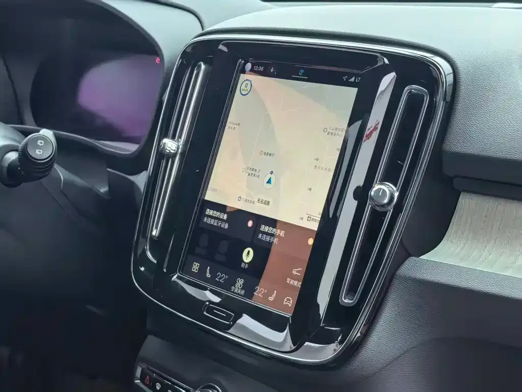 Volvo XC40 — фото 4