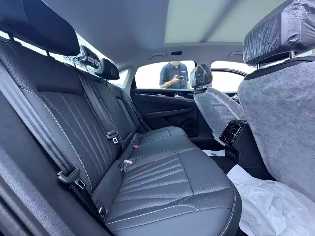 Volkswagen Passat — фото 6