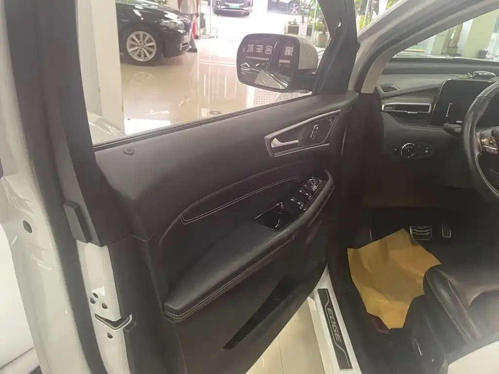 Ford Edge 2023 из CN, фото 3