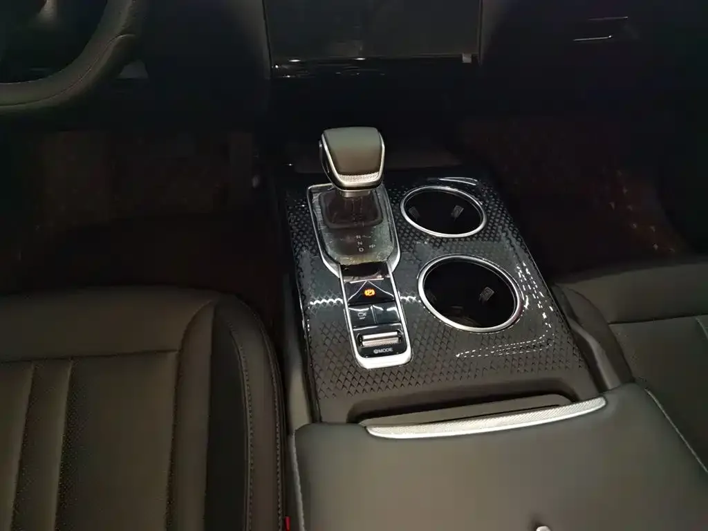 Hongqi HS3 PHEV 2025 из CN, фото 10