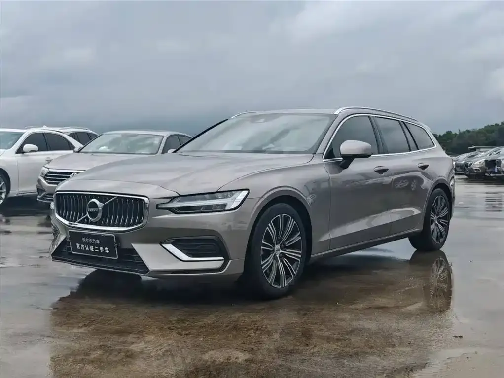 Volvo V60 2021 из CN, фото 1