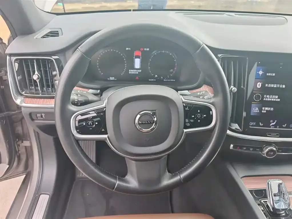 Volvo V60 2021 из CN, фото 5