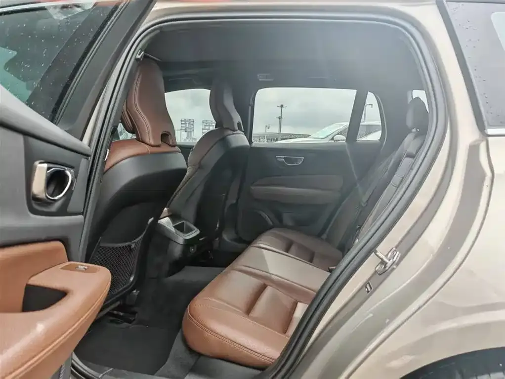 Volvo V60 2021 из CN, фото 10