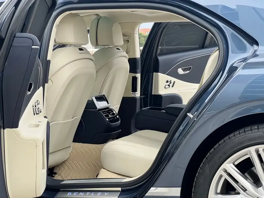 Bentley Flying Spur PHEV 2022 из CN, фото 4
