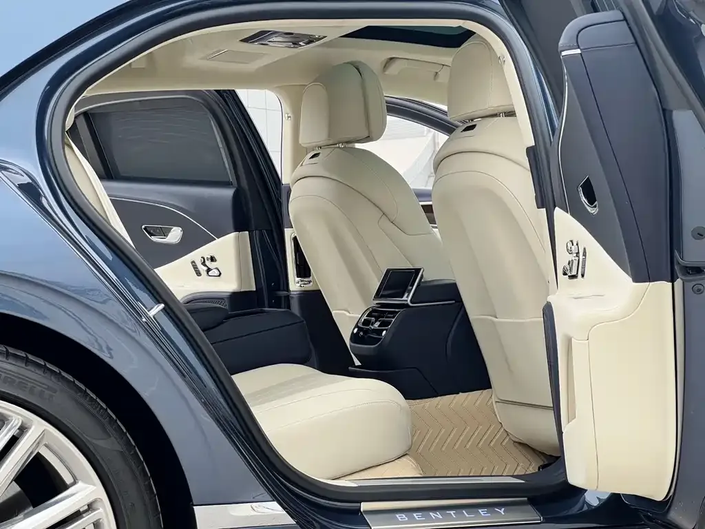 Bentley Flying Spur PHEV 2022 из CN, фото 7