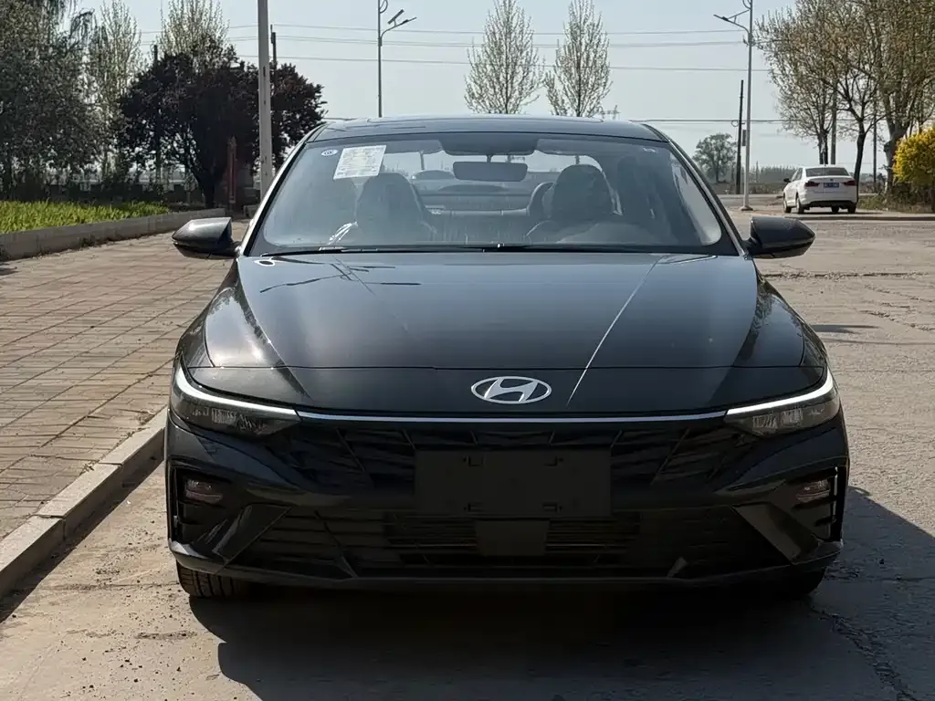 Hyundai Elantra — фото 7