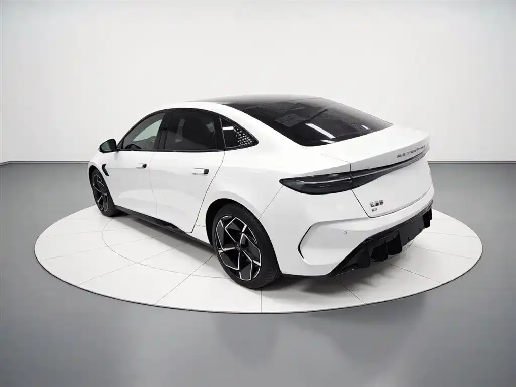 BYD Seal — фото 3