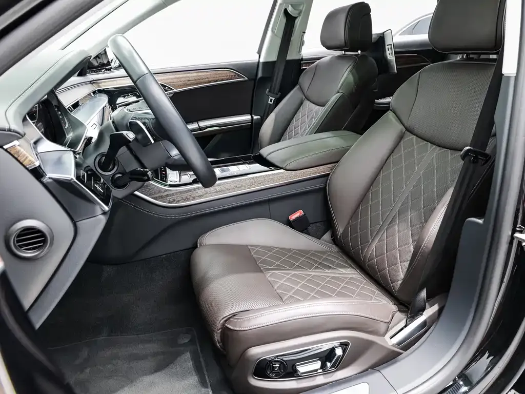 Audi A8 2024 из CN, фото 8