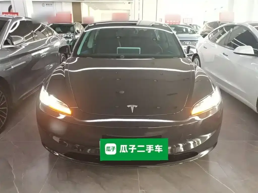Tesla Model 3 — фото 4