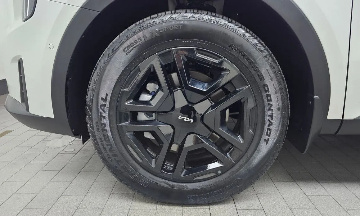 Kia Sorento — фото 9