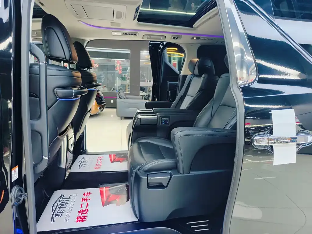 Toyota Vellfire 2021 из CN, фото 3