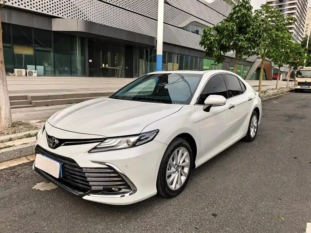 Toyota Camry 2023 из CN, фото 1