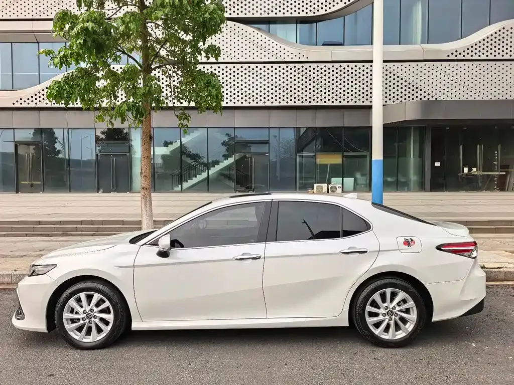 Toyota Camry 2023 из CN, фото 4