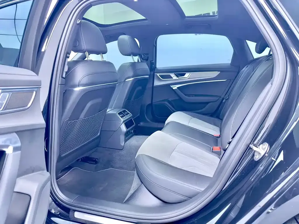 Audi A6L 2024 из CN, фото 8