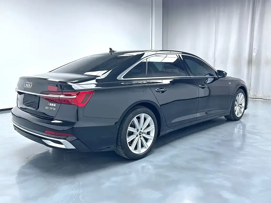 Audi A6L 2024 из CN, фото 4
