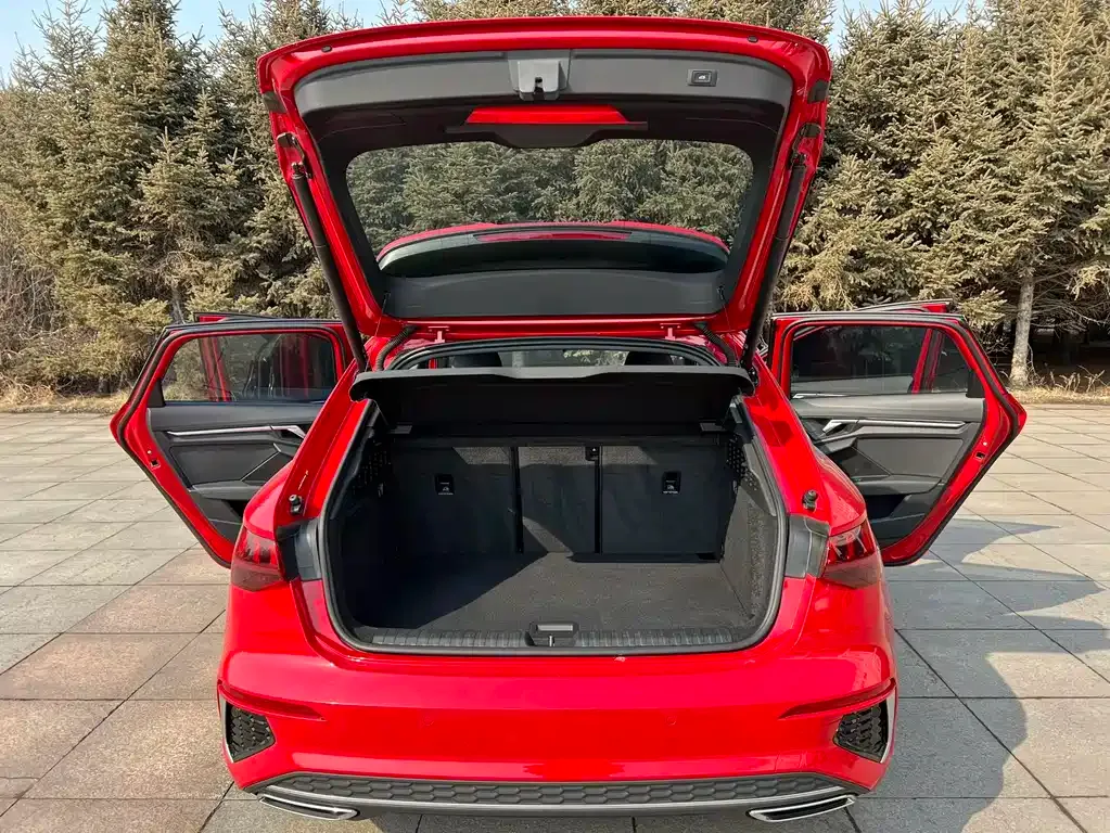 Audi A3 2023 из CN, фото 10