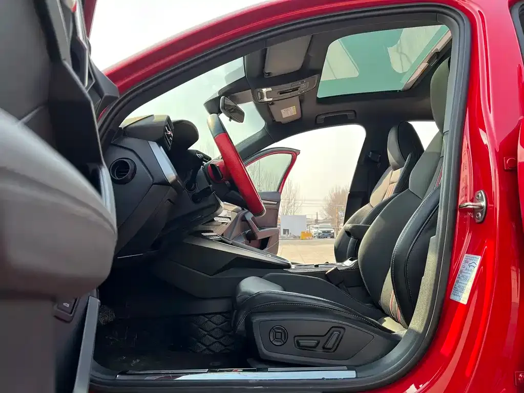 Audi A3 2023 из CN, фото 4