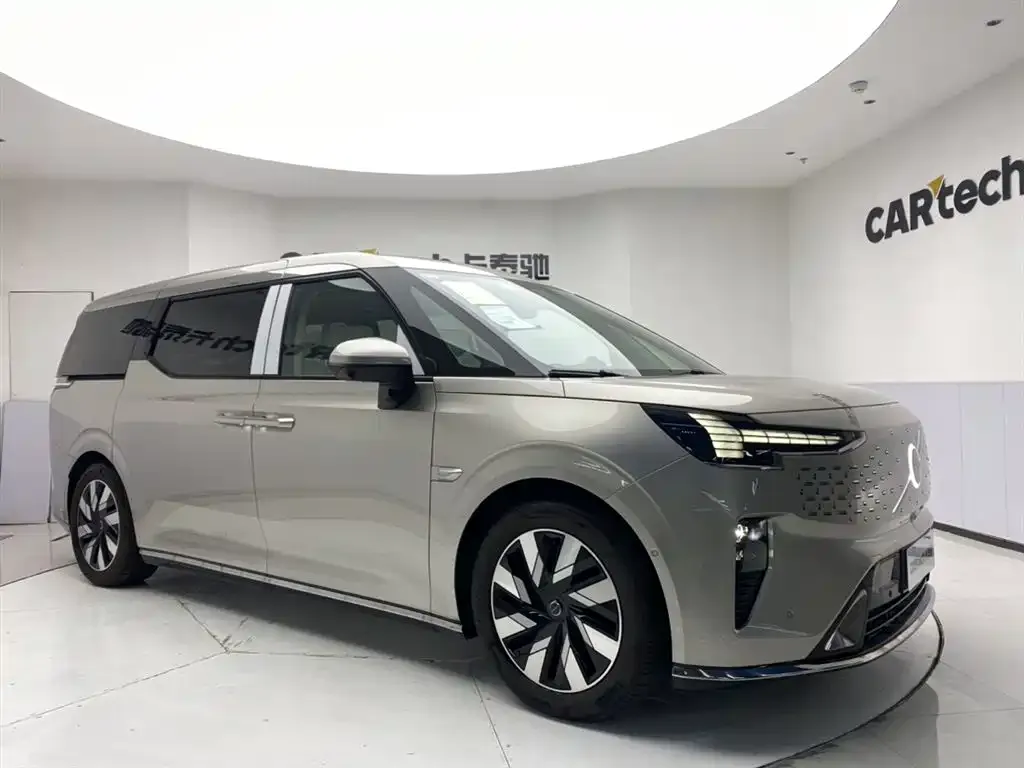 Volvo EM90 2026 из CN, фото 10