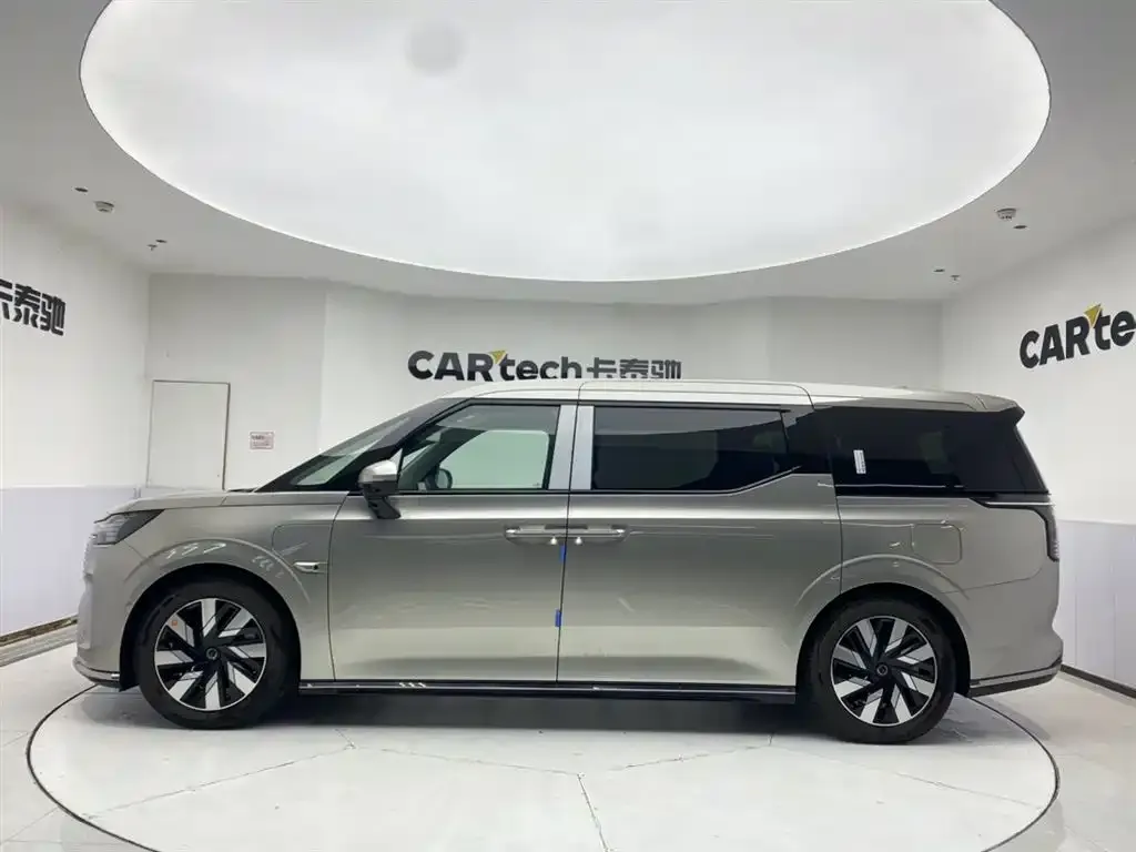 Volvo EM90 2026 из CN, фото 3