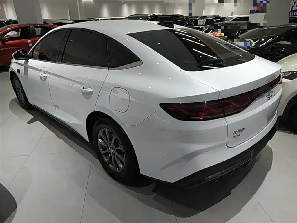 BYD Qin L — фото 6