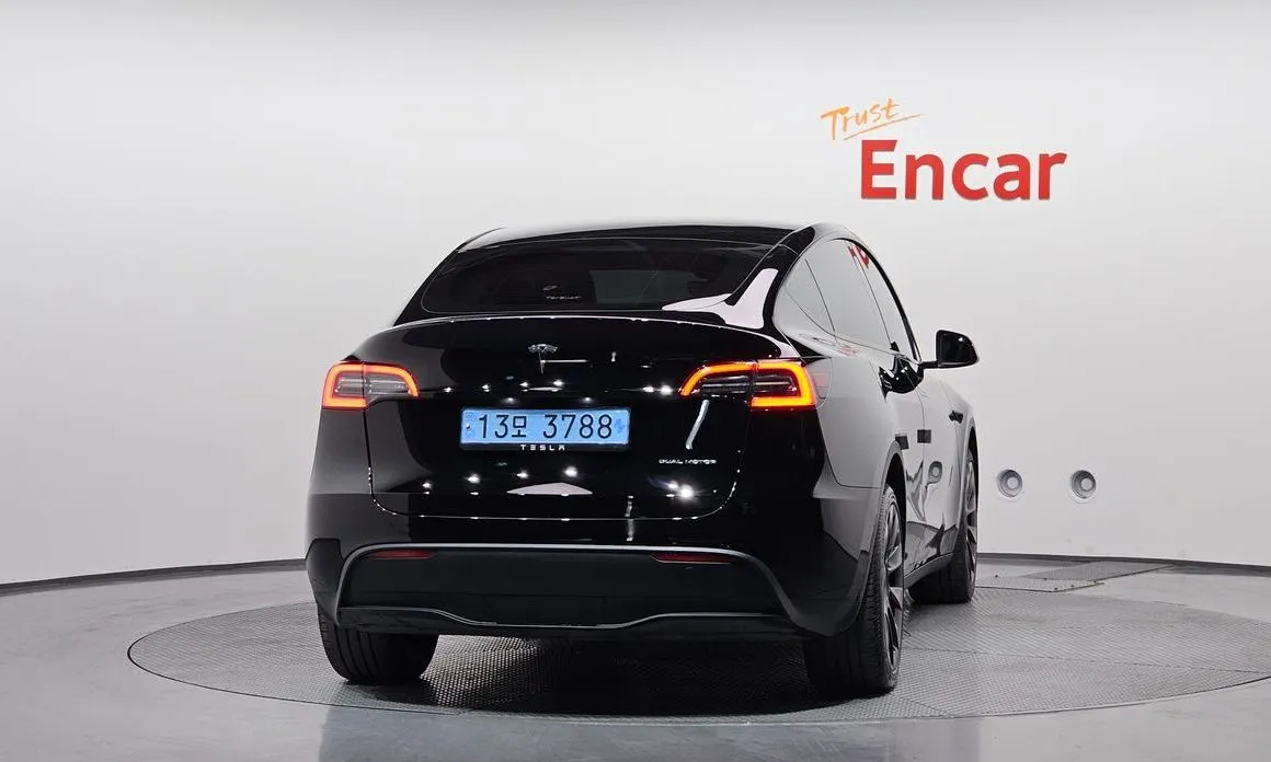 Tesla Model Y — фото 6