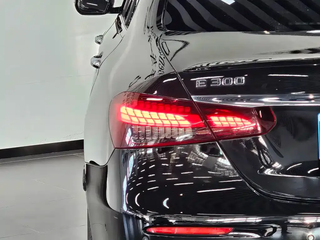 Mercedes-Benz E-Class (Import) — фото 10