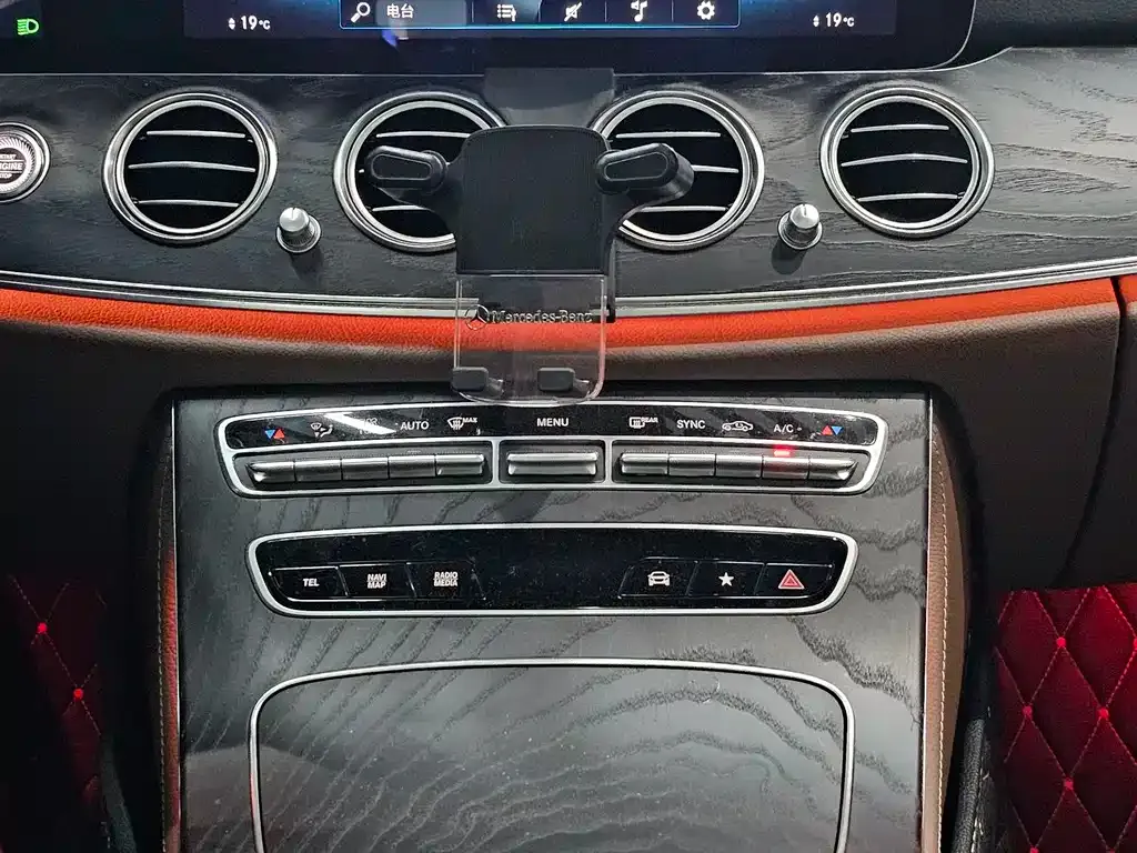 Mercedes-Benz E-Class (Import) — фото 7