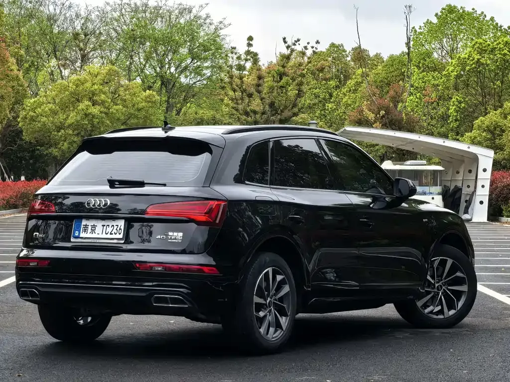 Audi Q5L — фото 5