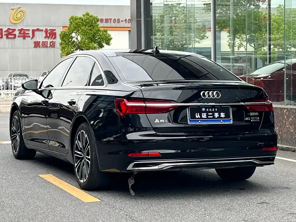 Audi A6L — фото 5