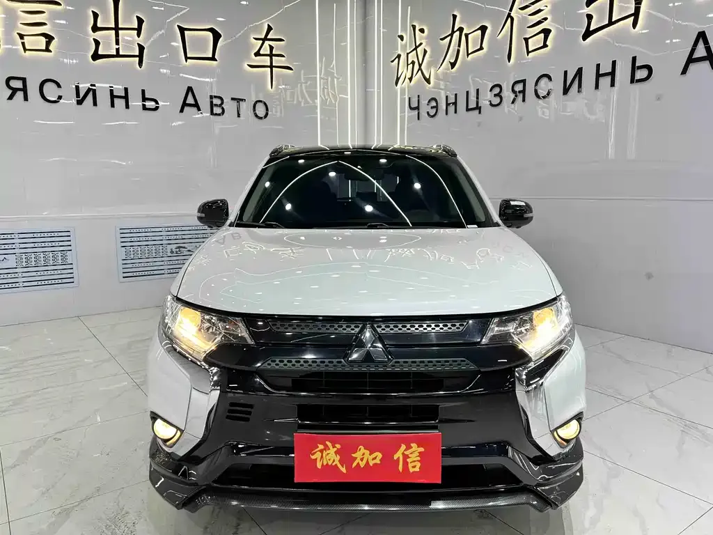 Mitsubishi Outlander — фото 6