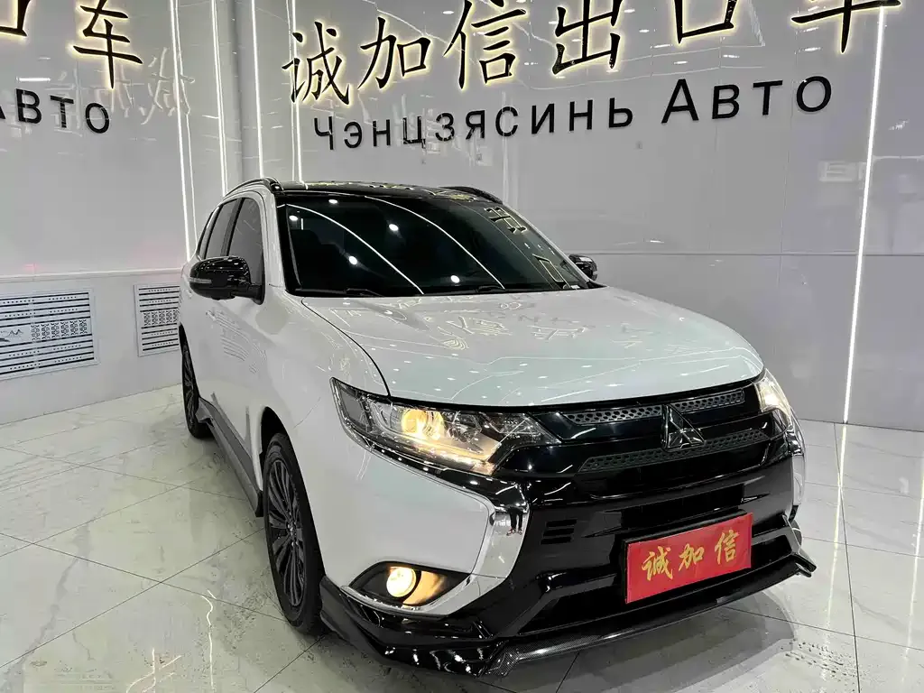 Mitsubishi Outlander — фото 10