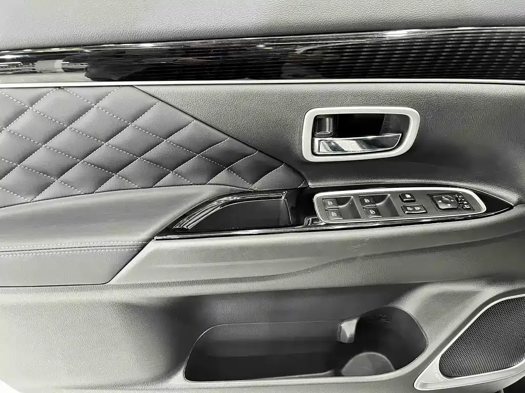 Mitsubishi Outlander — фото 5