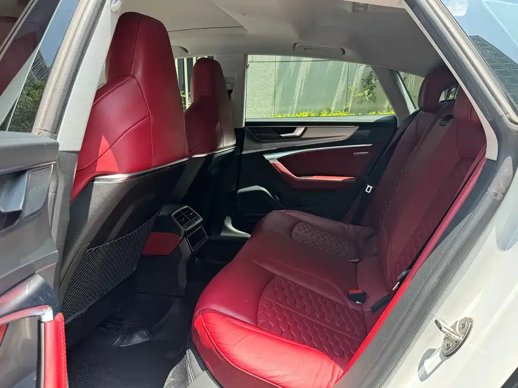 Audi A7 2021 из CN, фото 3