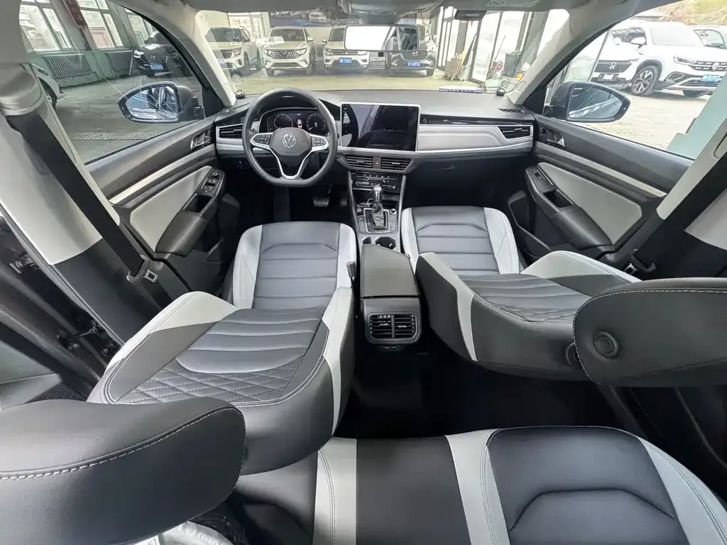 Volkswagen Bora 2022 из CN, фото 5