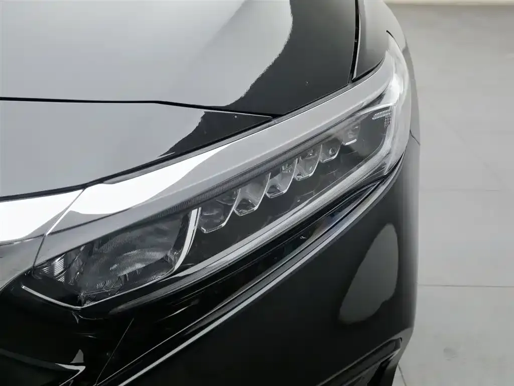 Honda Accord — фото 10