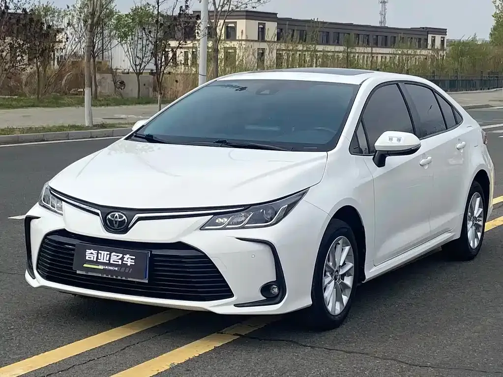 Toyota Corolla — фото 1