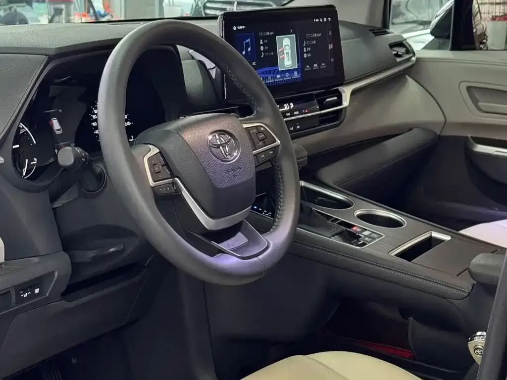 Toyota Granvia 2023 из CN, фото 10
