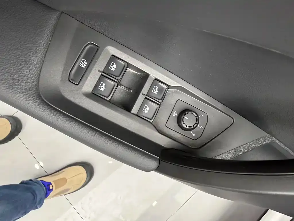 Volkswagen Tharu 2022 из CN, фото 4