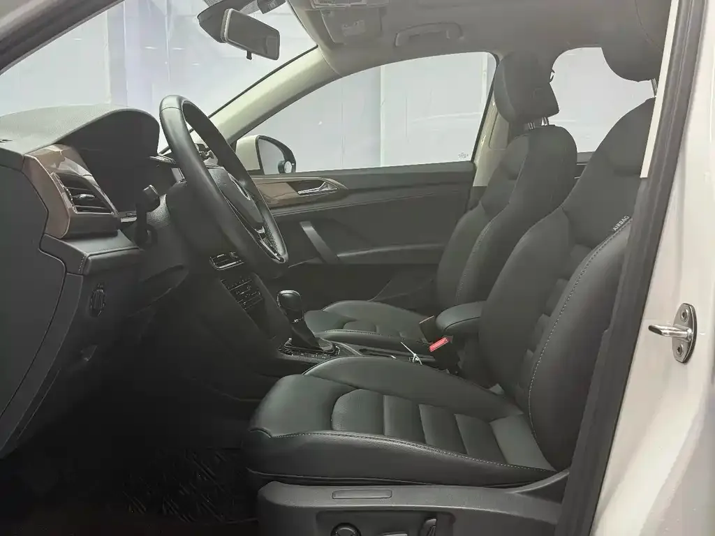 Volkswagen Tharu 2022 из CN, фото 2